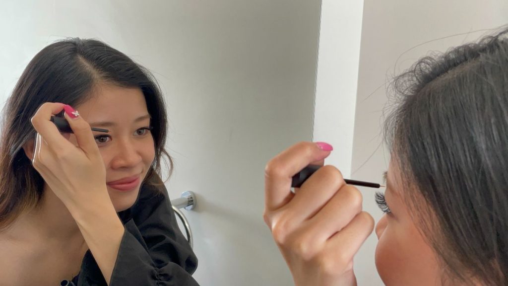 How to Apply Lash Serum for Healthier, Fuller Lashes